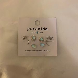 Silver Pura Vida earring set.